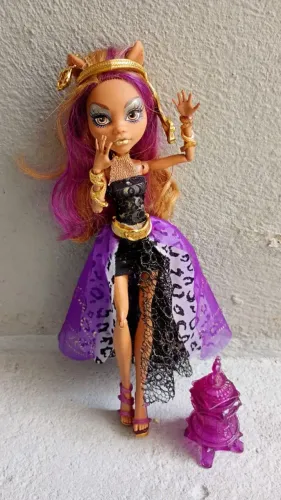 Boneca Clawdeen Wolf 13 desejos monster high 