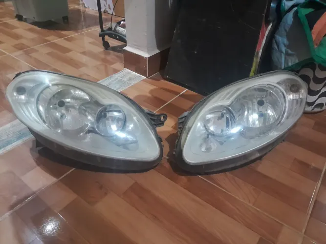 Vendo Par farol palio atractive modelo 2013 a 2017