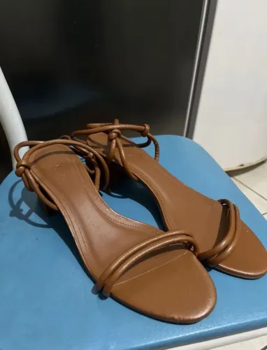 Sandália Caramelo Salto Bloco Tiras Knot