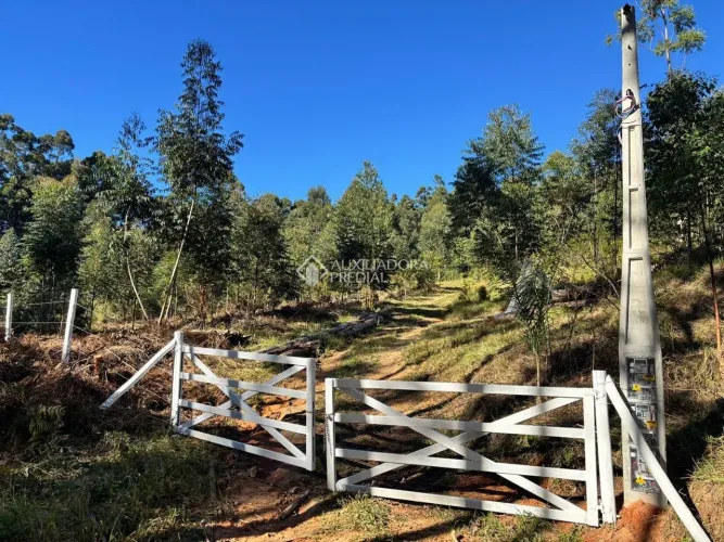 Sítio rural com 2 hectares e vista privilegiada para a Lagoa de Imaruí