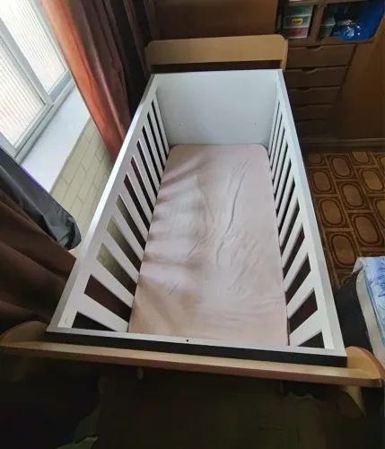 Berço Americano Branco com Colchão | Vira Cama | 2 Alturas | Conservado