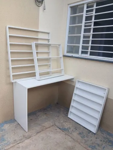 CONJUNTO ESMALTEIRA +MESA DE CANTO PARA MANICURE