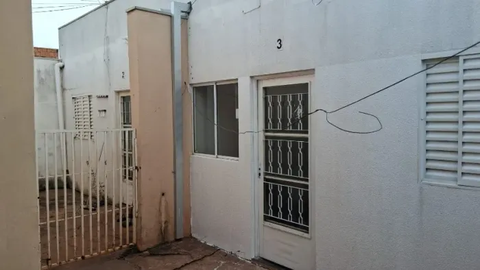 Casa de 2 Quartos na Moreninha | 2 Casas no Mesmo Terreno