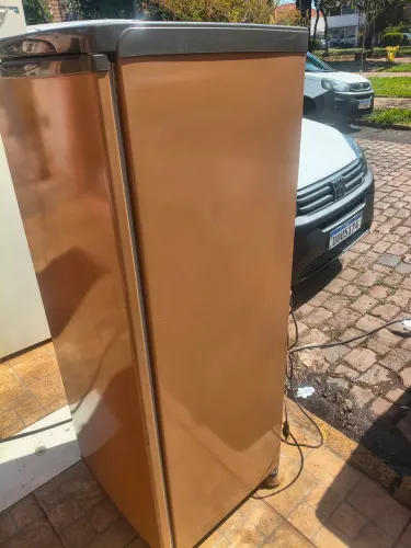Geladeira 270 L