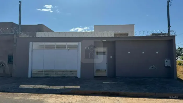 Casa para locação e venda no bairro Grand Ville.