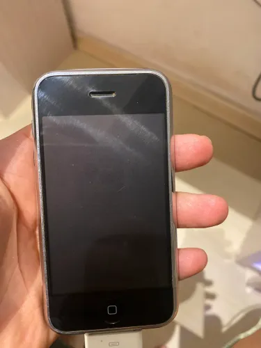 iPhone  1