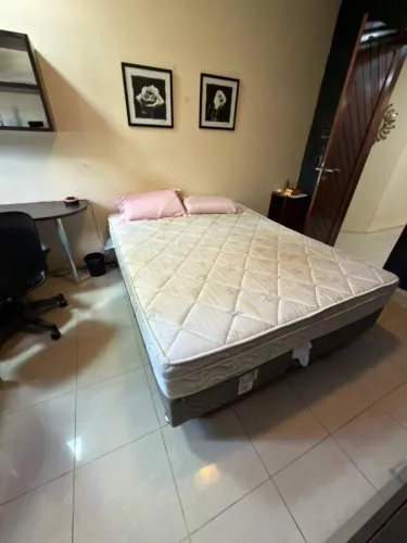 Cama Box Casal Completa (Colchão Alto + Base) - Excelente Estado
