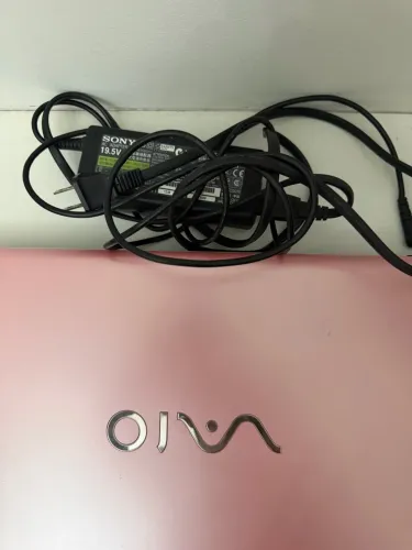 Computador Sony rosa claro