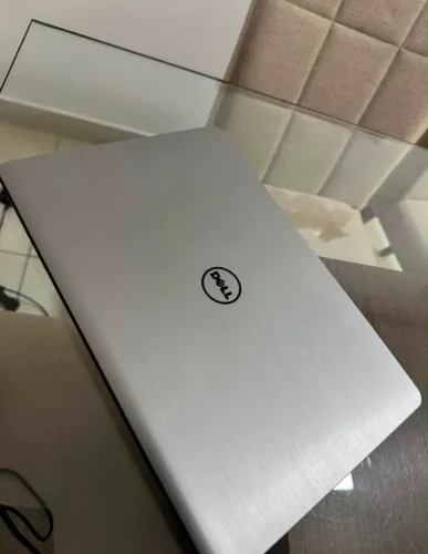Notebook Dell Inspiron 15 5000 Series i5 | 4GB