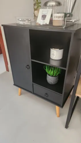 Móvel armário preto para sala