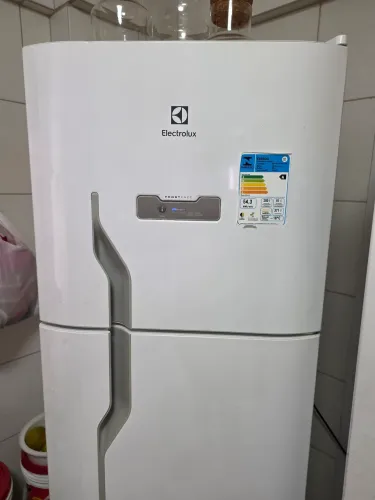 Geladeira Electrolux - 371L