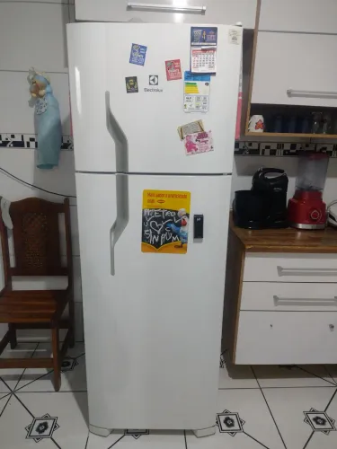 Geladeira 2 portas Frost Free