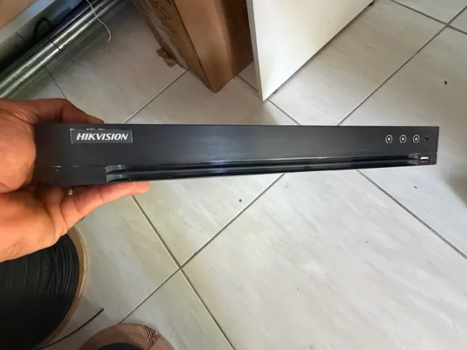 Dvr de 32 canais HIKVISION