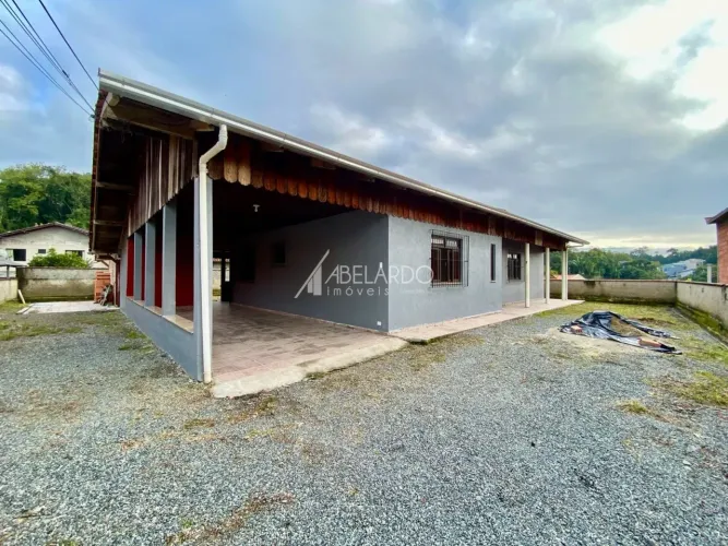 Casa ampla para locação Conforto, espaço e privacidade para toda a família!