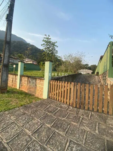 Terreno à venda em Guapimirim - Bairro Iconha, 360 m², aceita financiamento