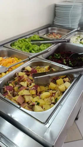Ajudante de cozinha / pia