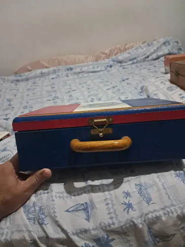 Vendo maleta para botao dadinho