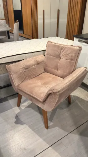 Poltrona decorativa Opala 12x R$ 49,99