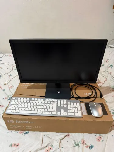 LG monitor