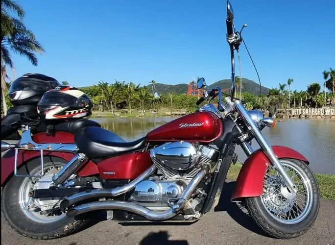 Moto Shadow 2006 completa