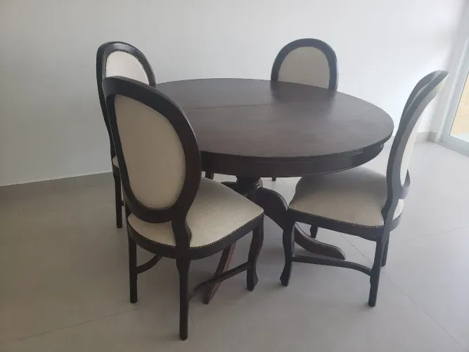 Mesa linda e novíssima