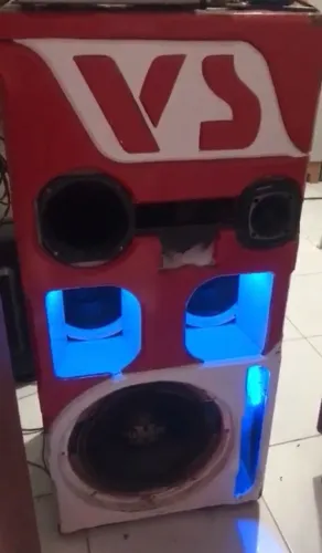 VENDO UMA CAIXA DE SOM COMPLETA 