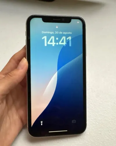iPhone XR branco 64gb bateria 100% 650 reais