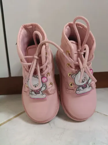 Sandália infantil.