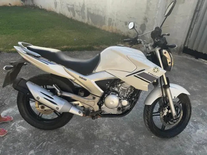 Fazer 250 2014 branca