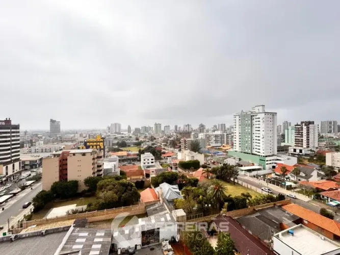 Locação Anual, Apartamento amplo no centro de Tramandaí
