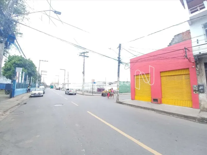 Loja com Área Total de Aproximadamente 200 m²; para Aluguel ou Venda no Uruguai