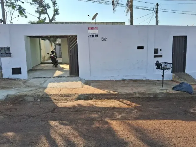 VENDE-SE CASA 3 QUARTOS NO CONJ. VERACRUZ