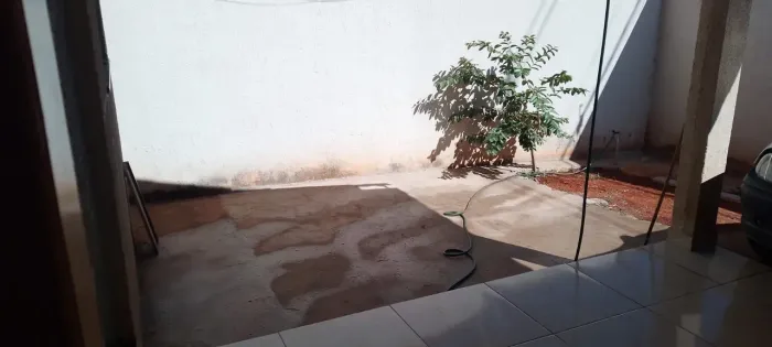 VENDE-SE ÁGIO DE CASA EM GUAPÓ