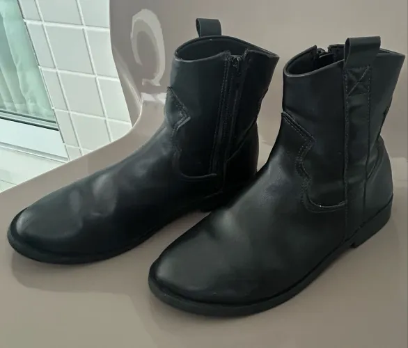 Bota infantil preta n 32