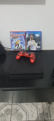 PlayStation 4 Slim 1TB + Controle + 2 Jogos - Excelente Estado