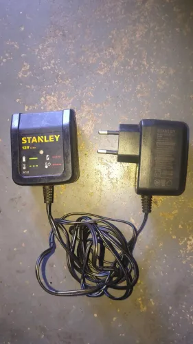 Carregador Stanley 12v Sc122-B2