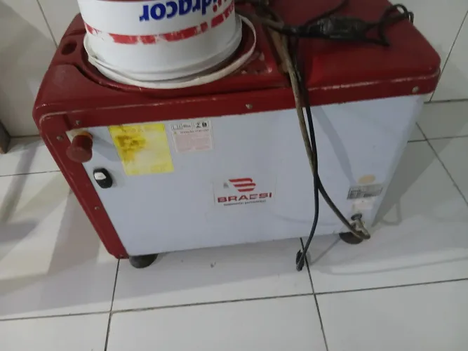 Vendo batedeira de pao