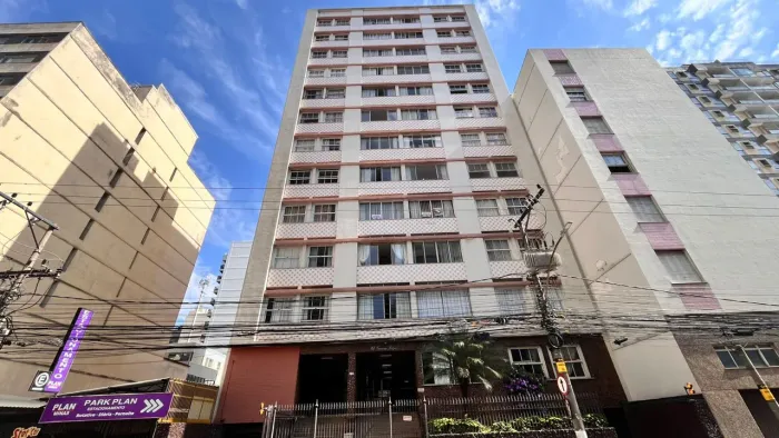 Apartamento à Venda na Rua Santo Antônio - 3 Quartos, Suíte e Garagem Privativa