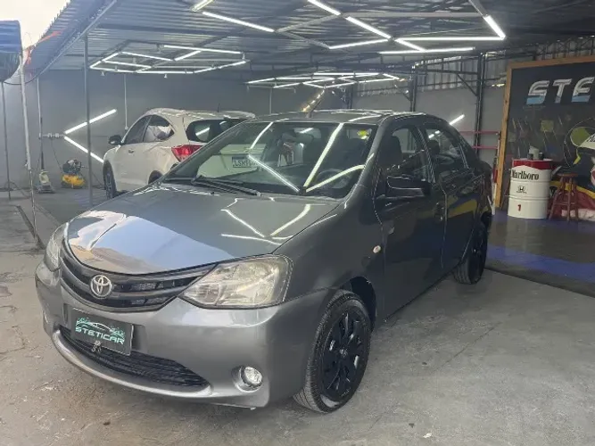Toyota Etios XS Sedan 1.5 Flex 16V 4P Mec. 2014