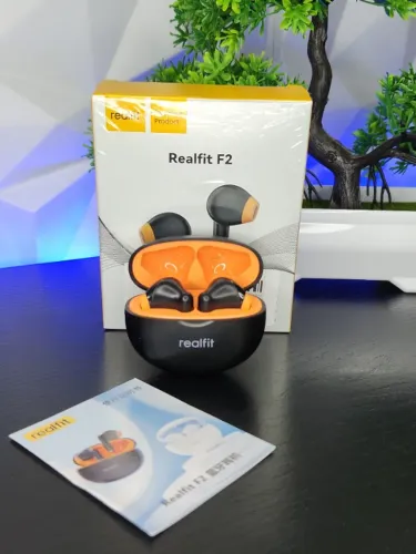 Fone de Ouvido Realfit F2 - Jogue, ouça e fale sem complicação