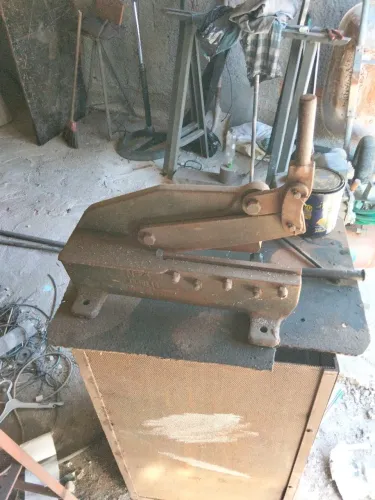 Tesourão de cortar chapa 