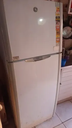 Vendo geladeira 