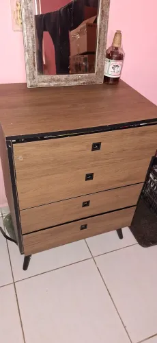 Cômoda, retrátil elegante