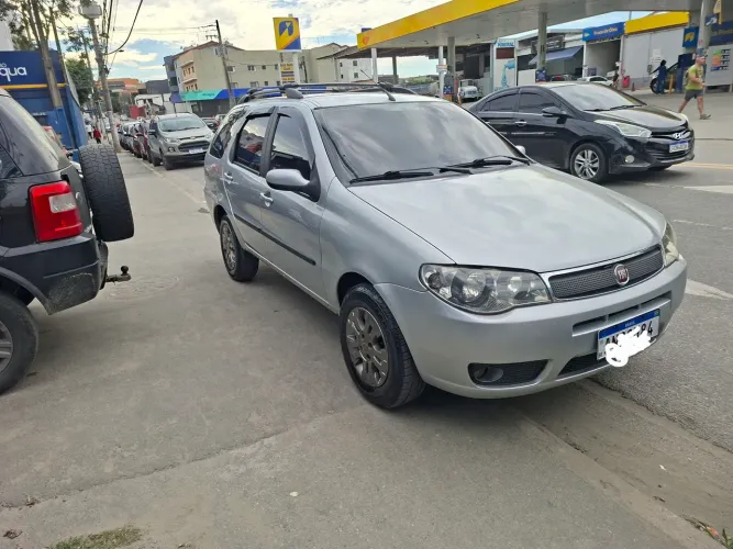 Fiat Palio Weekend HLX 1.8 MPI Flex 4P 2006