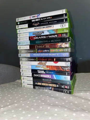? Lote de Jogos Xbox 360 Originais - Minecraft, Resident Evil, Gears of War e mais