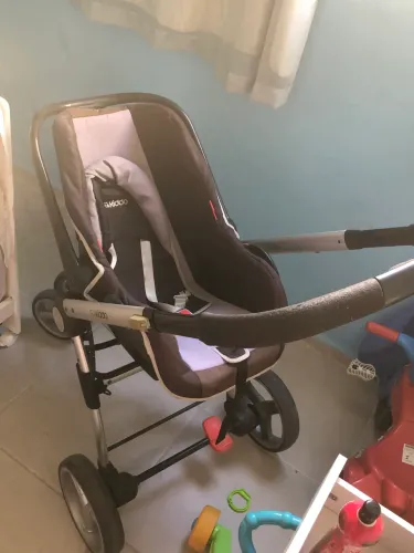 Carrinho de bebê usado (Kiddo)