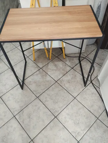 Vendo uma mesinha de estudo