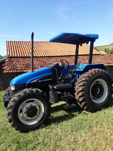 Trator New Holland TL 75 E