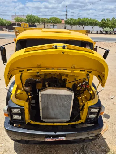 Caminhão Mercedes 1113 Truck