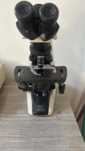 Nikon Eclipse E200